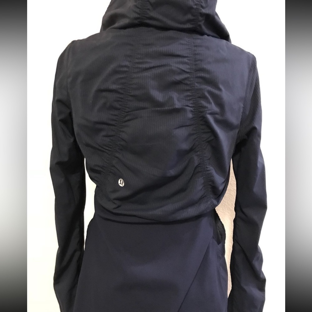 Lululemon reversible jacket - Picture 5 of 7